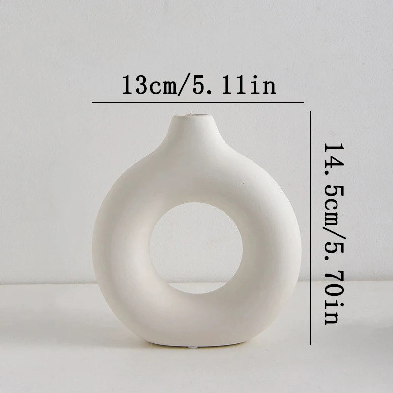 Nordic White Decorative Flower Vase – Minimalist Plastic Design for Modern Floral Arrangements