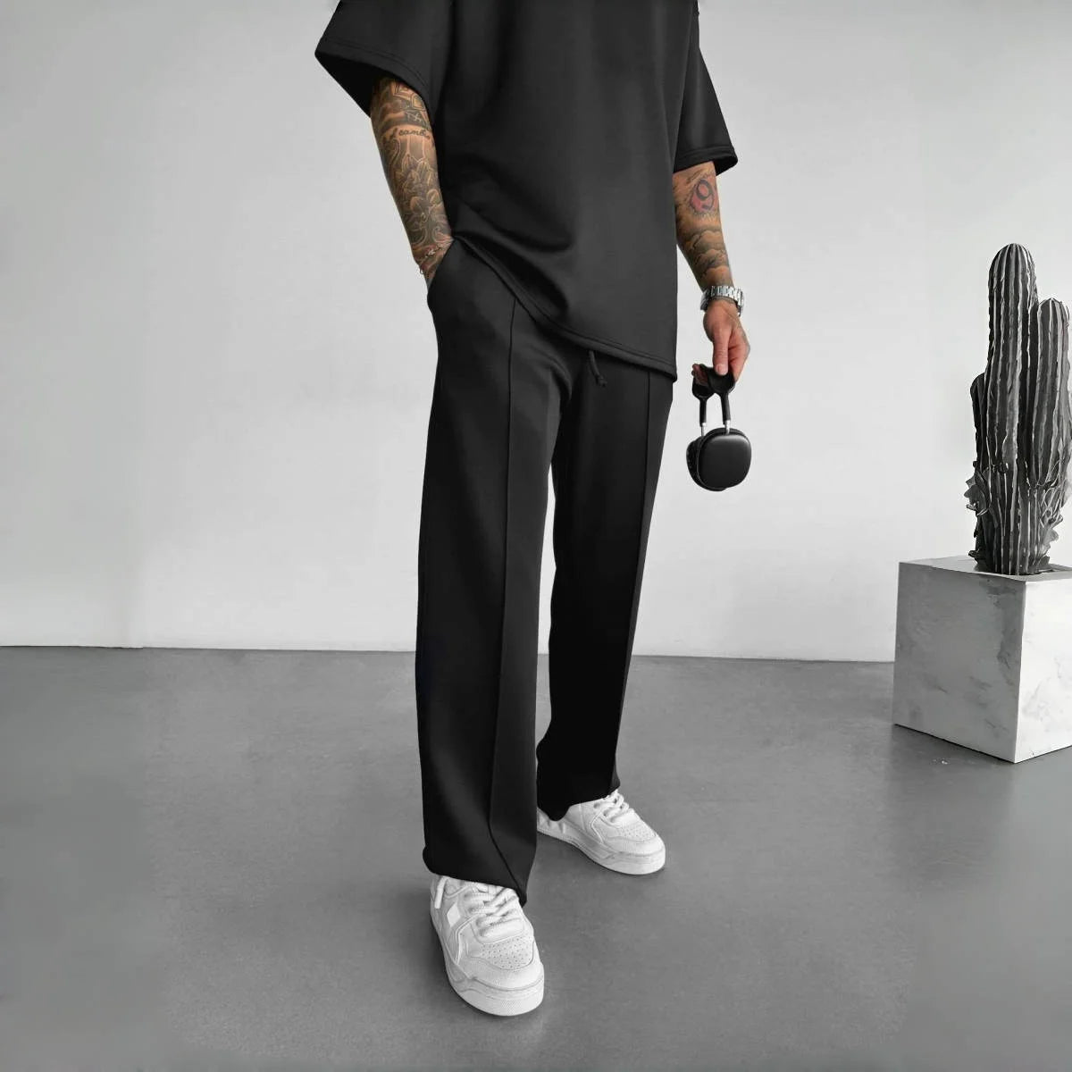 Men’s Casual Drawstring Pants – Elastic Waist, Pleated Design, Everyday Comfort