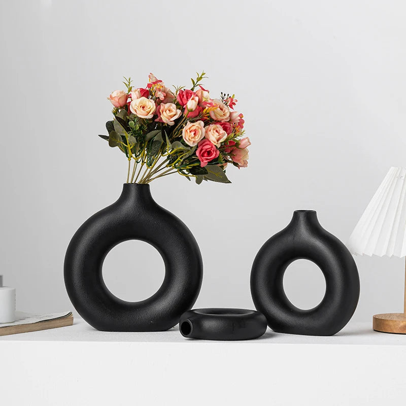 Nordic White Decorative Flower Vase – Minimalist Plastic Design for Modern Floral Arrangements