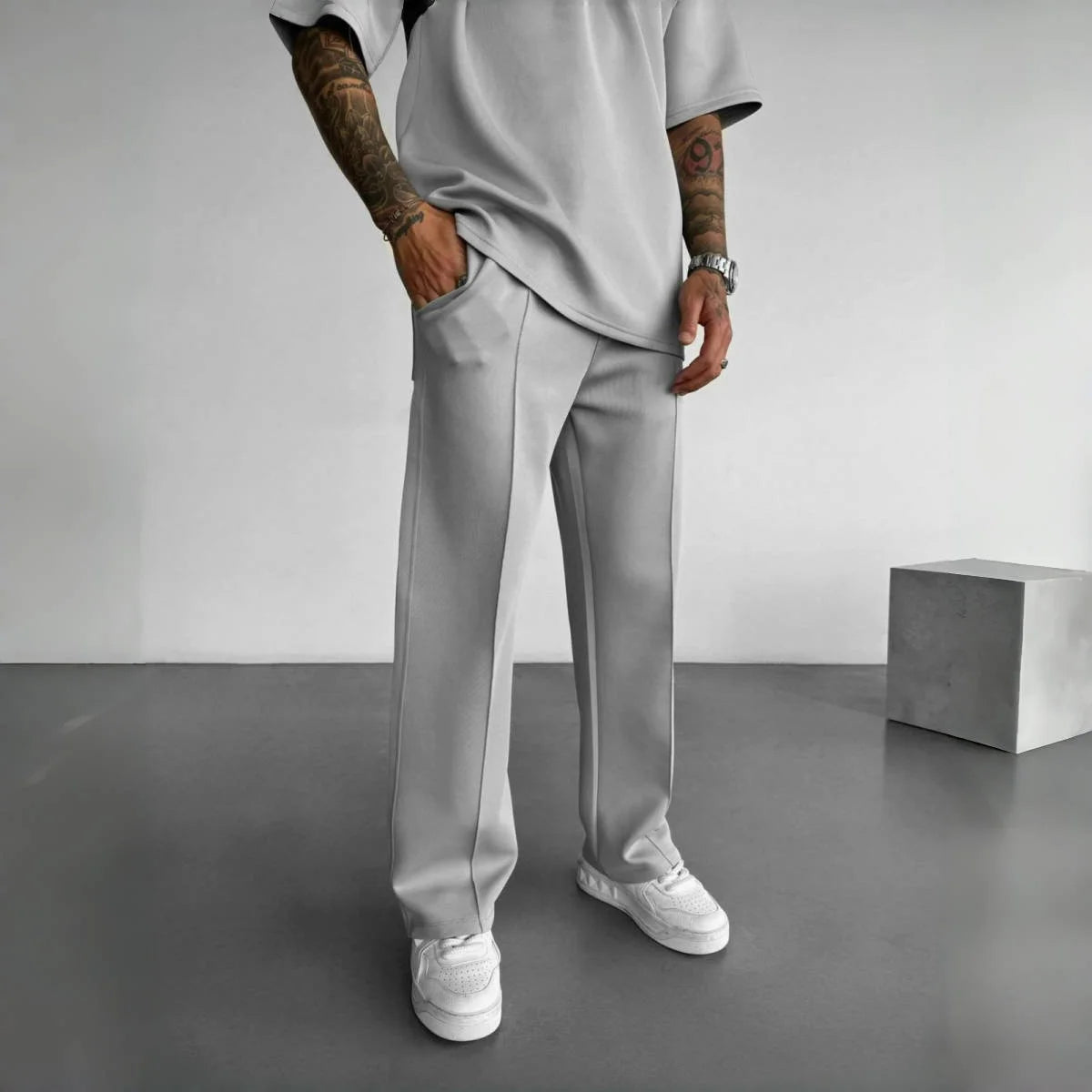 Men’s Casual Drawstring Pants – Elastic Waist, Pleated Design, Everyday Comfort